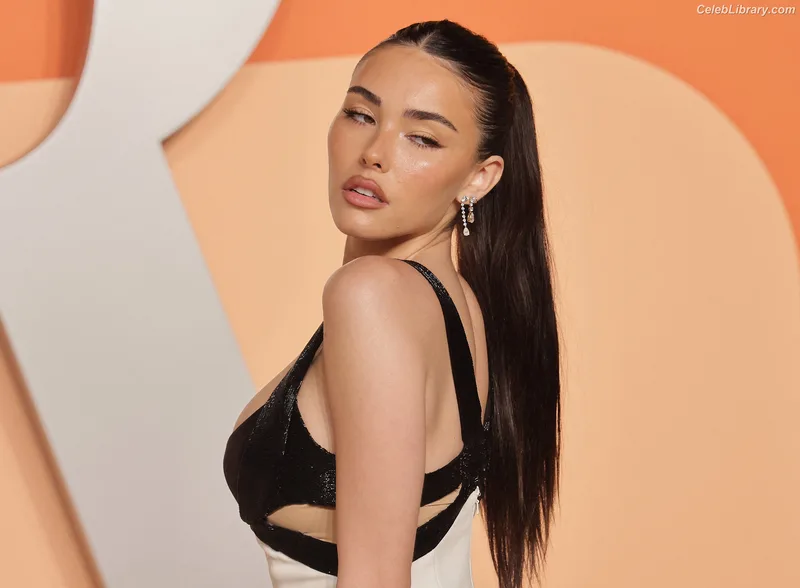 Madison Beer photo 6 of 3479