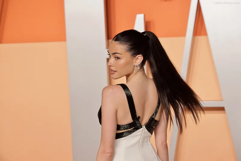 Madison Beer photo 11 of 3479