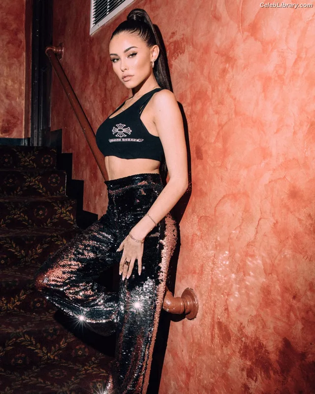 Madison Beer photo 13 of 3479