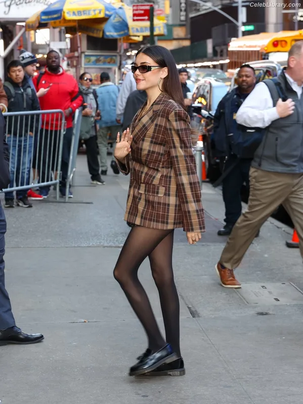 Madison Beer photo 16 of 3479