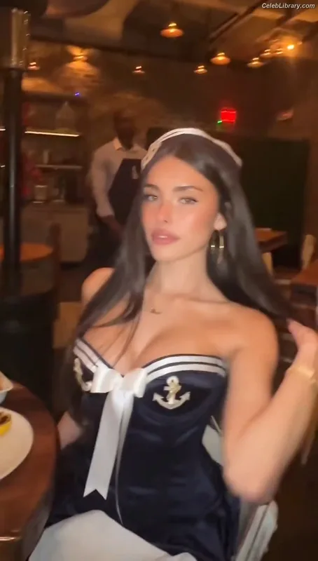 Madison Beer photo 11 of 3479