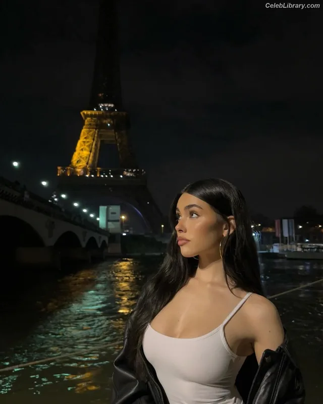 Madison Beer photo 4 of 3479
