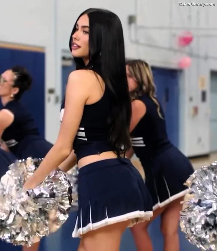 Madison Beer photo 5 of 3479