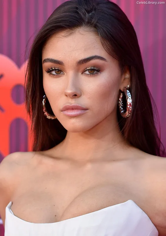 Madison Beer photo 12 of 3479