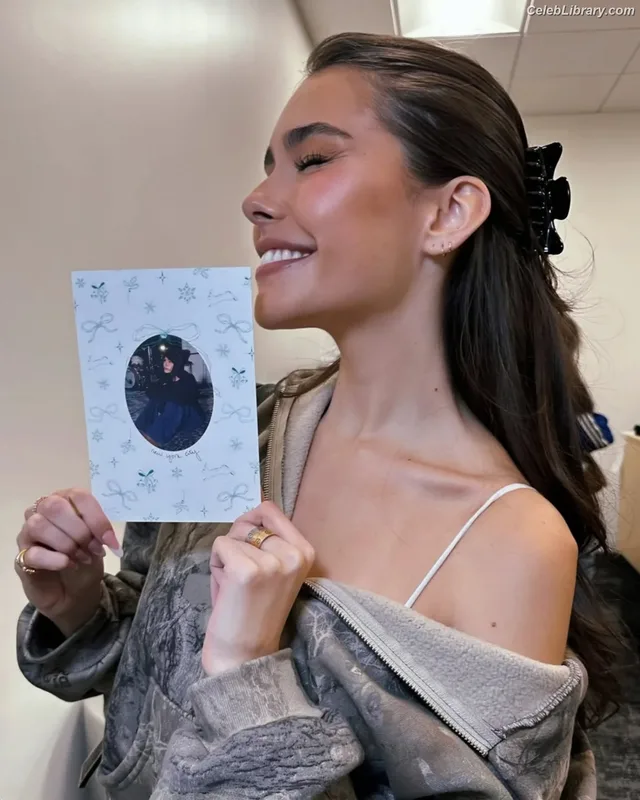 Madison Beer photo 8 of 3479