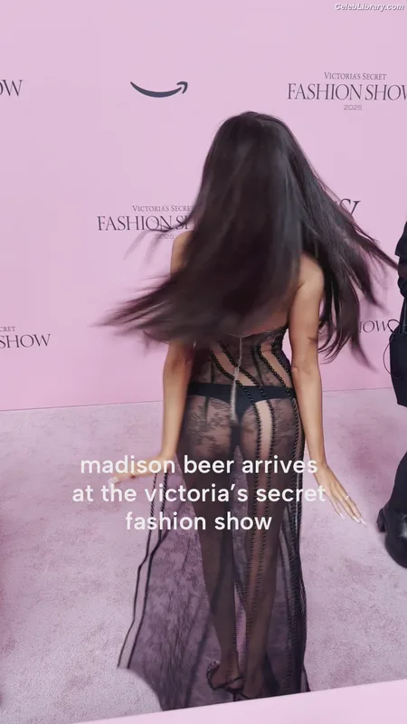 Madison Beer photo 4 of 3479