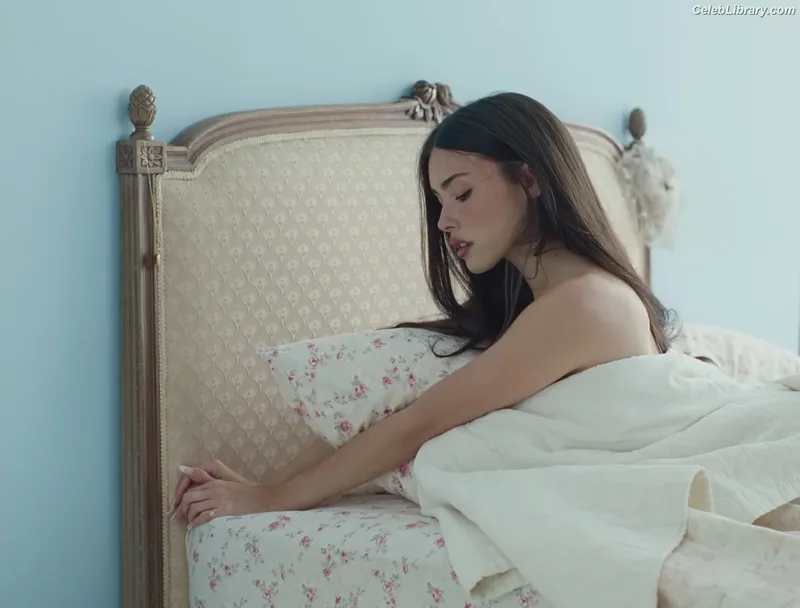 Madison Beer photo 13 of 3479