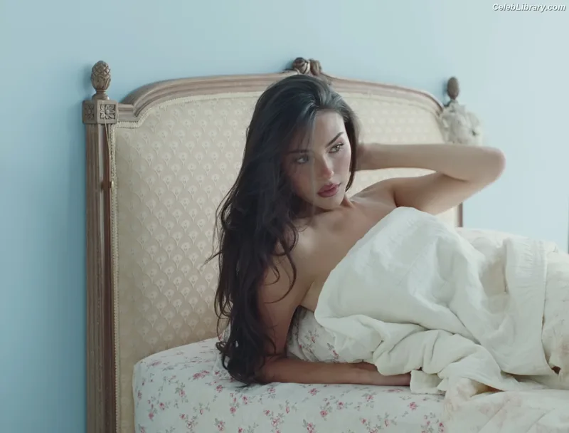 Madison Beer photo 9 of 3479