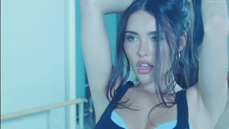Madison Beer photo 17 of 3479