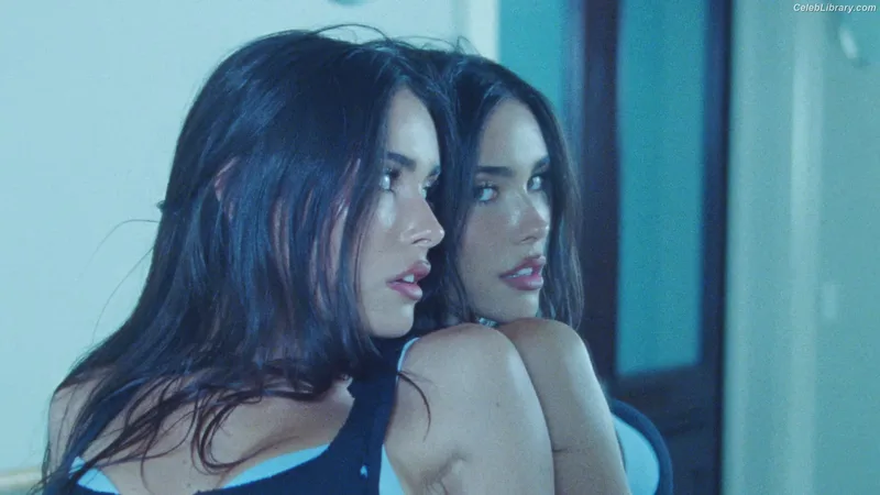 Madison Beer photo 8 of 3479