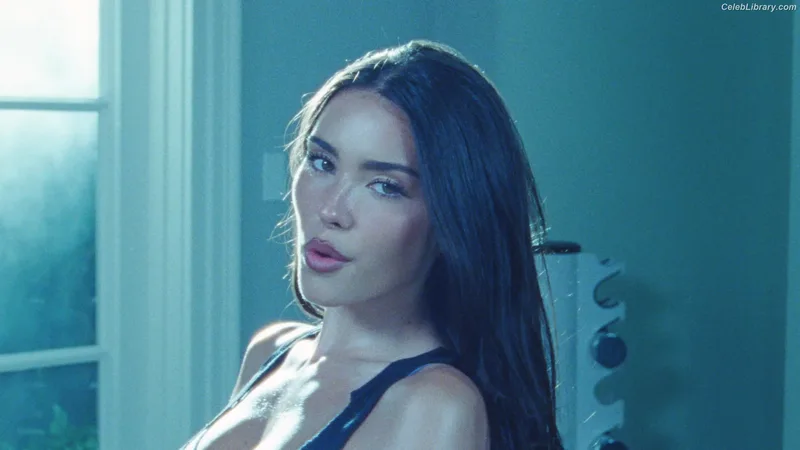 Madison Beer photo 2 of 3479
