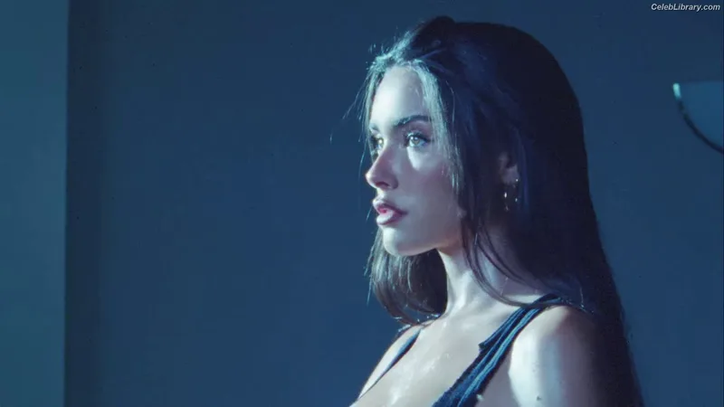 Madison Beer photo 11 of 3479