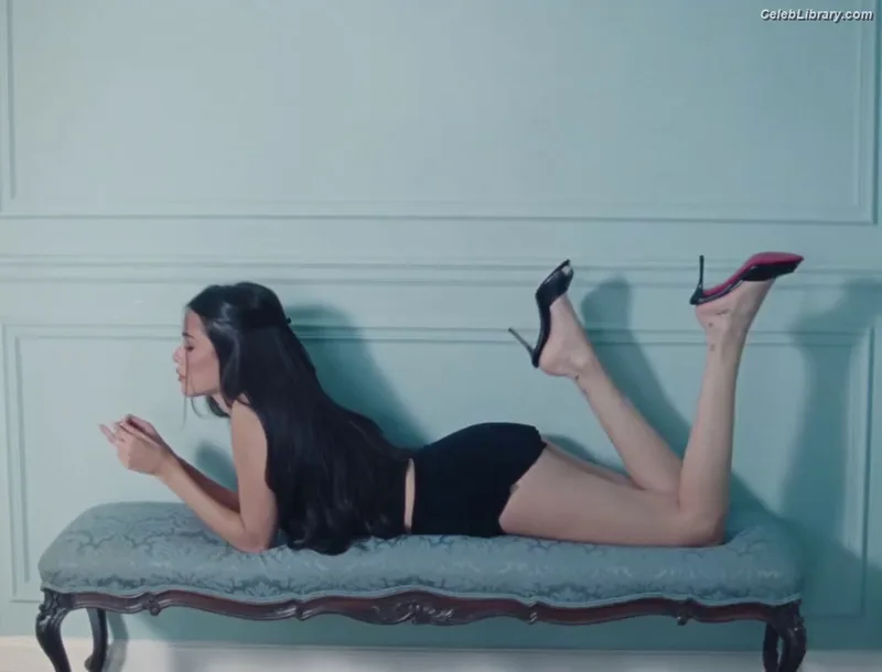Madison Beer photo 10 of 3479