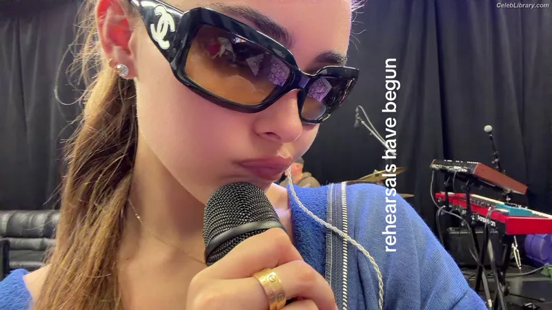 Madison Beer photo 5 of 3479
