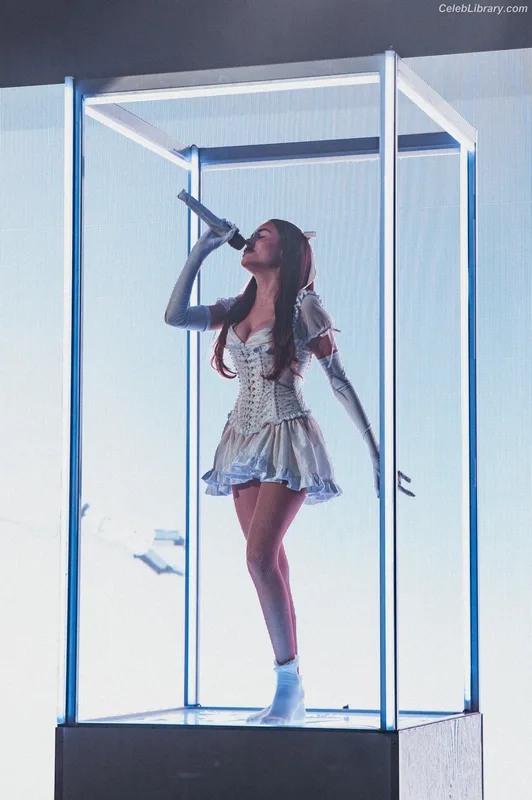 Madison Beer photo 23 of 3479
