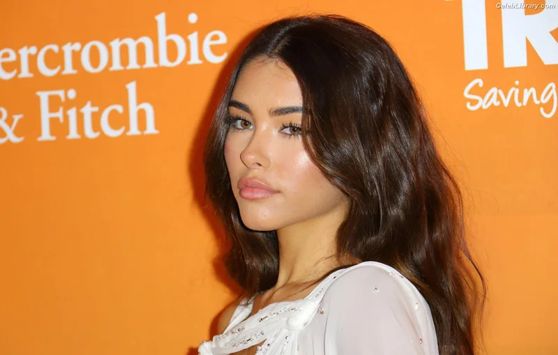 Madison Beer photo 4 of 3479