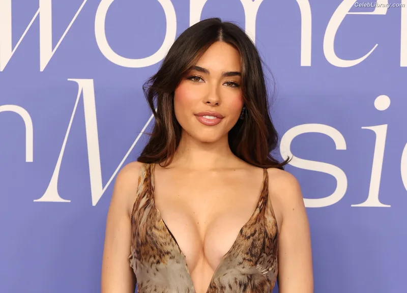 Madison Beer photo 5 of 3479