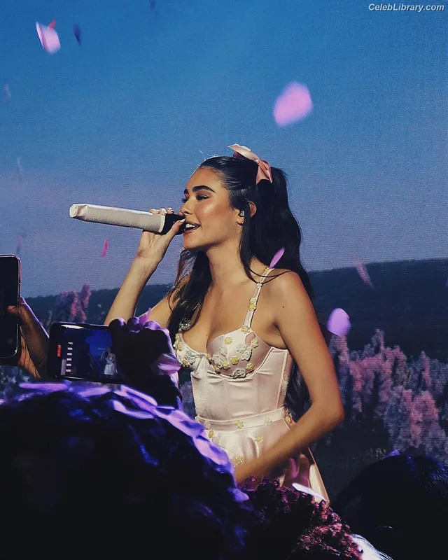 Madison Beer photo 19 of 3479