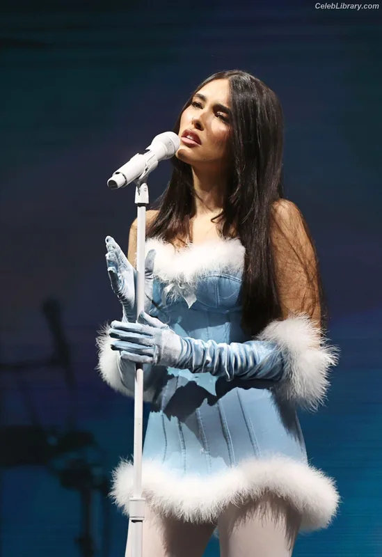 Madison Beer photo 20 of 3479