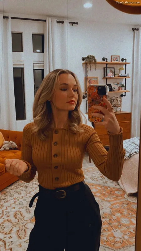 Madison Iseman photo 9 of 337