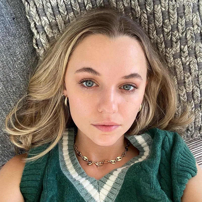 Madison Iseman photo 10 of 337