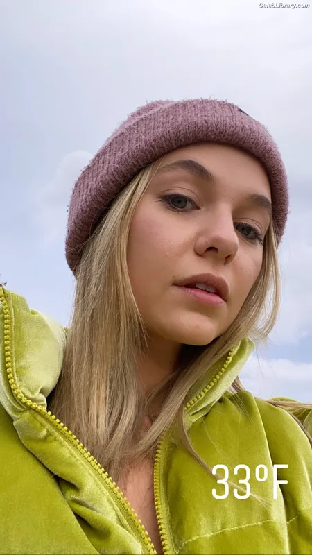 Madison Iseman photo 19 of 337