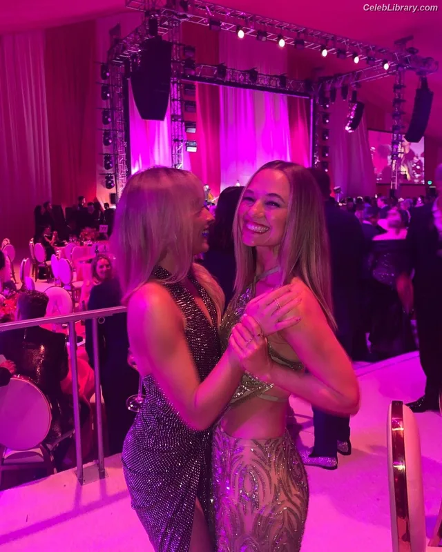 Madison Iseman photo 22 of 337