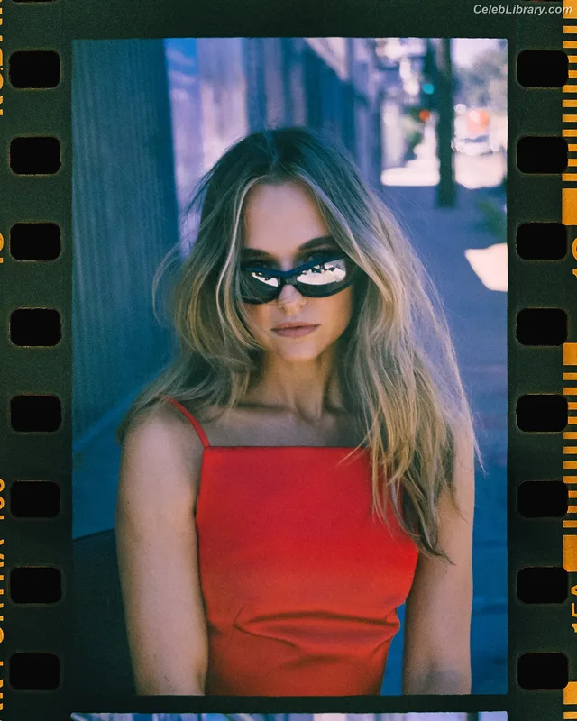 Madison Iseman photo 18 of 337