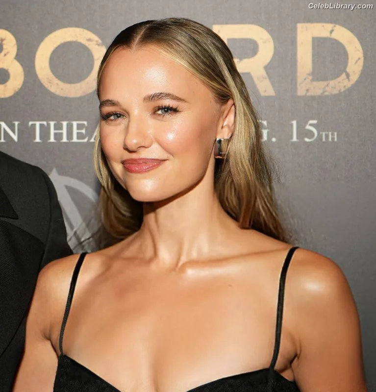 Madison Iseman photo 13 of 337