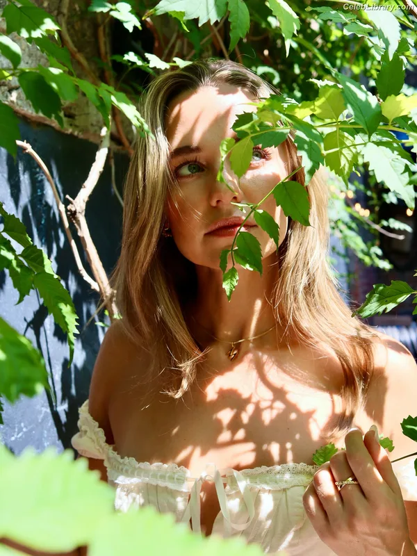 Madison Iseman photo 11 of 337