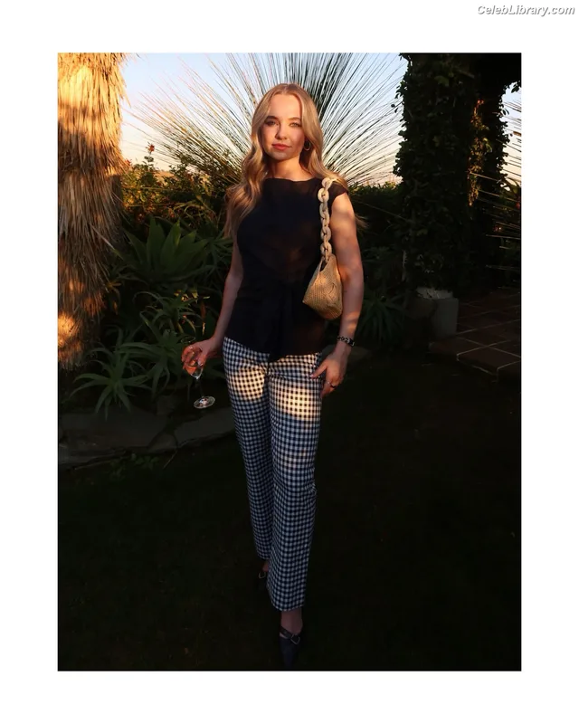 Madison Iseman photo 18 of 337