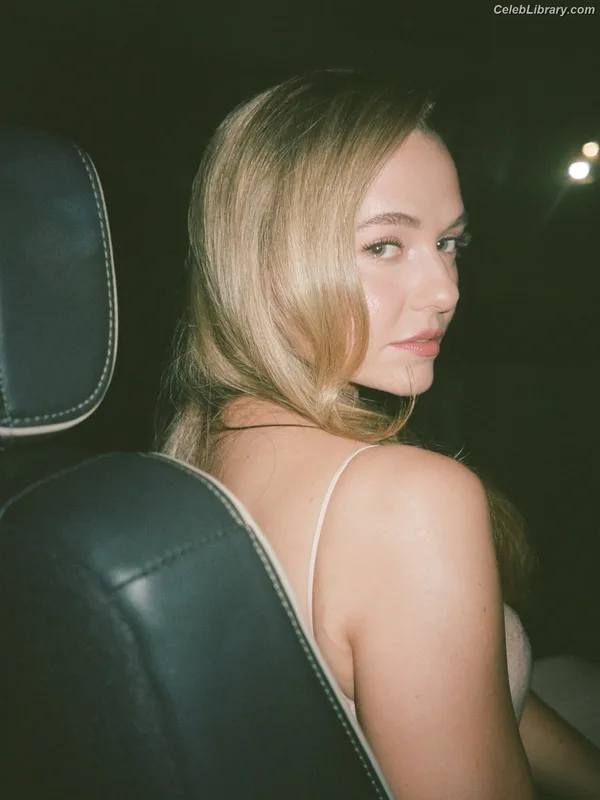 Madison Iseman photo 24 of 337