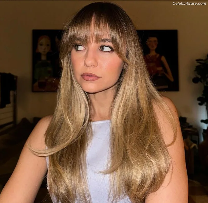 Madison Iseman photo 5 of 337
