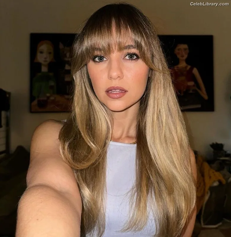 Madison Iseman photo 6 of 337