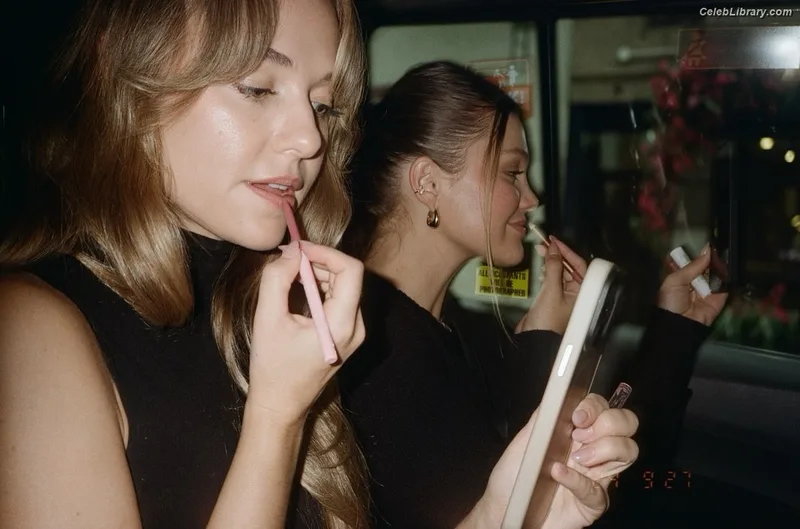 Madison Iseman photo 9 of 337