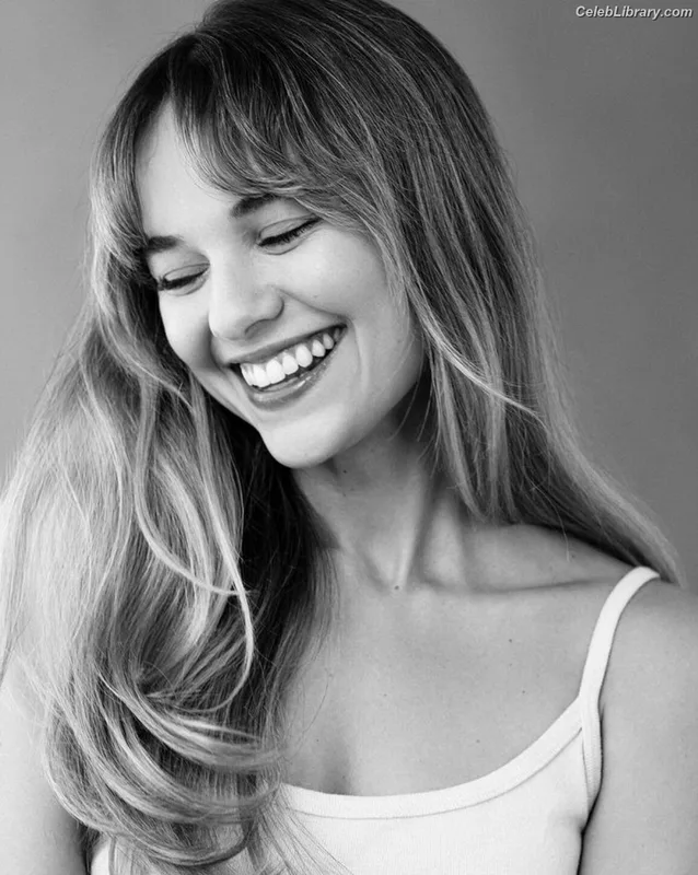 Madison Iseman photo 8 of 337