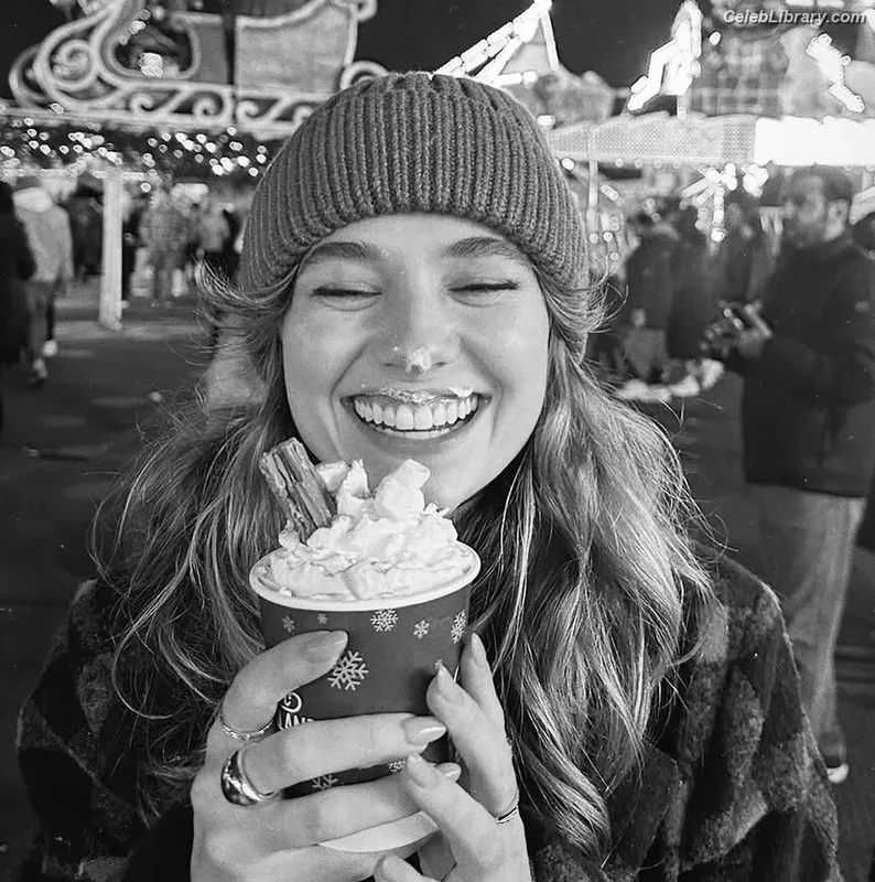 Madison Iseman photo 12 of 337
