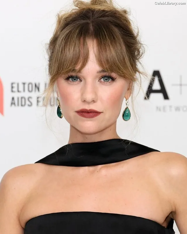 Madison Iseman photo 3 of 337