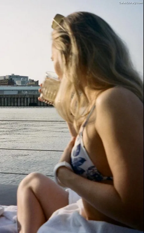 Madison Iseman photo 7 of 337