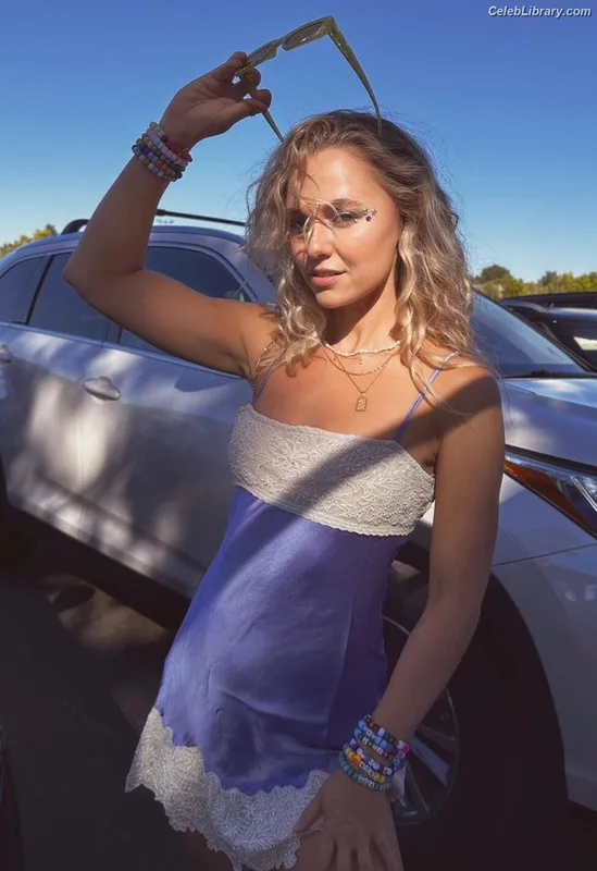 Madison Iseman photo 11 of 337