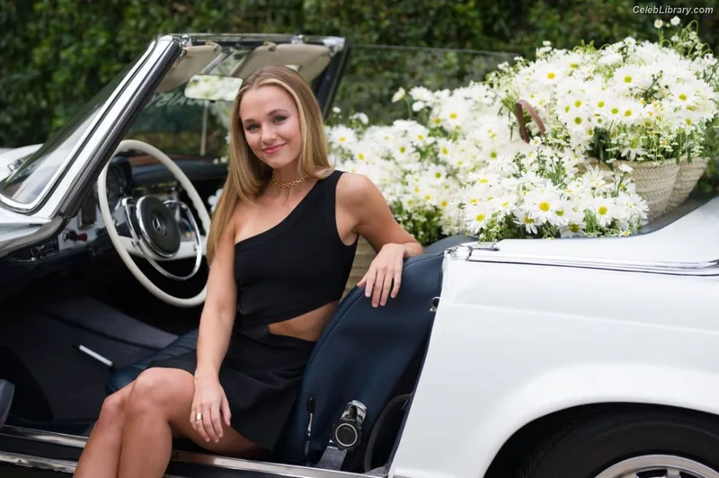 Madison Iseman photo 22 of 337