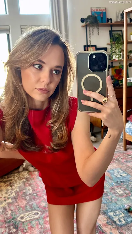 Madison Iseman photo 24 of 337