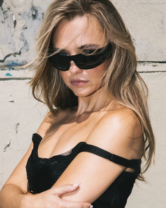 Madison Iseman photo 7 of 337