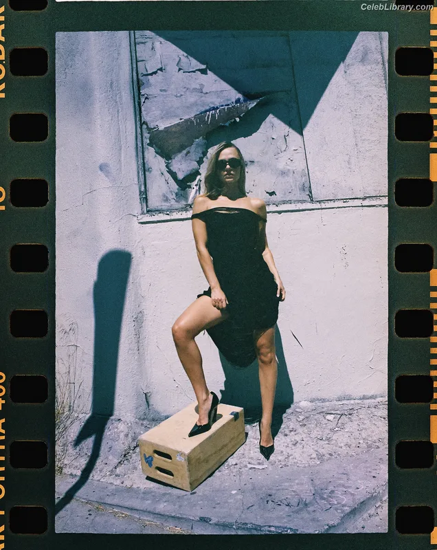 Madison Iseman photo 14 of 337