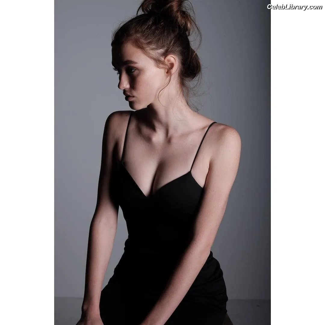 Madison Lintz photo 7 of 192