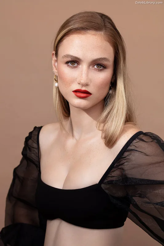 Madison Lintz photo 12 of 193