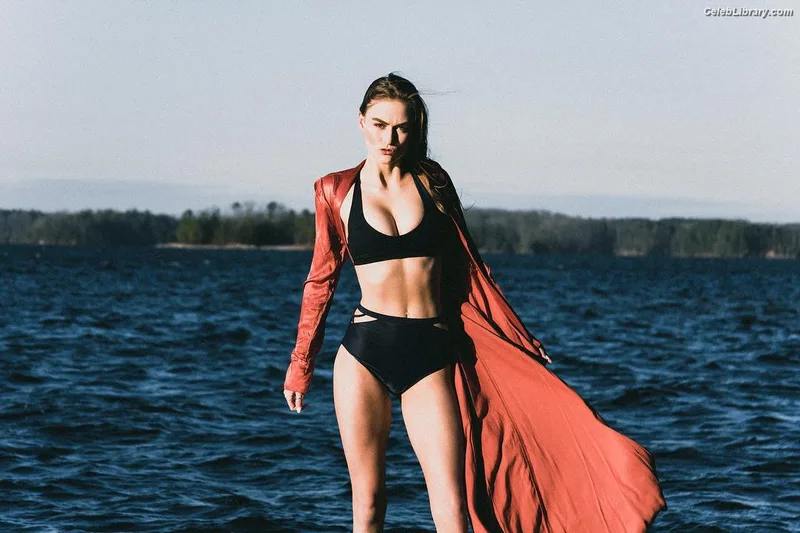 Madison Lintz photo 4 of 193