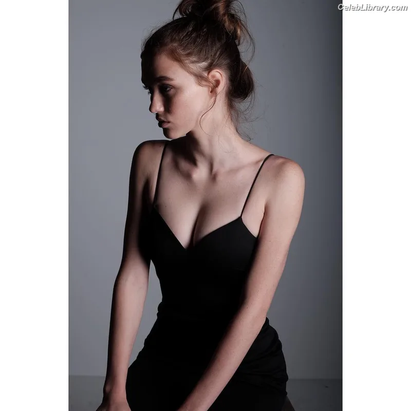 Madison Lintz photo 7 of 193