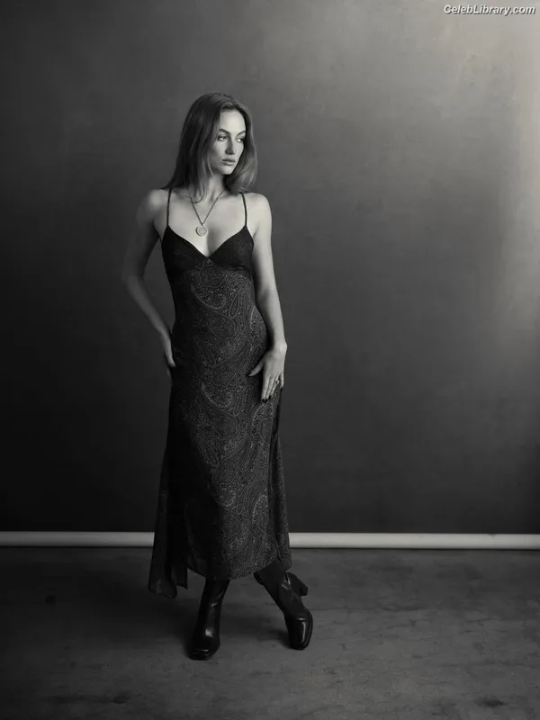 Madison Lintz photo 22 of 193