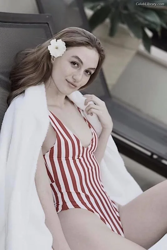 Madison Lintz photo 5 of 193